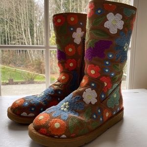 Ltd Edition UGG - Floral Wahine - RARE 9 EUC
